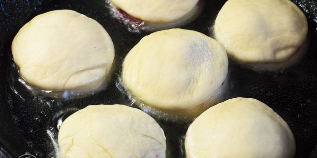 пончики с вишней