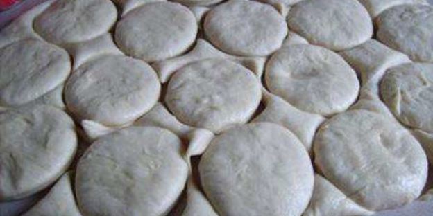 пончики суфганиет — традиционная еврейская выпечка на хануку