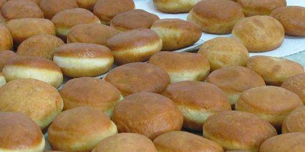 пончики суфганиет — традиционная еврейская выпечка на хануку