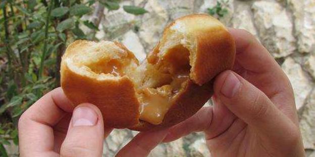 пончики суфганиет — традиционная еврейская выпечка на хануку