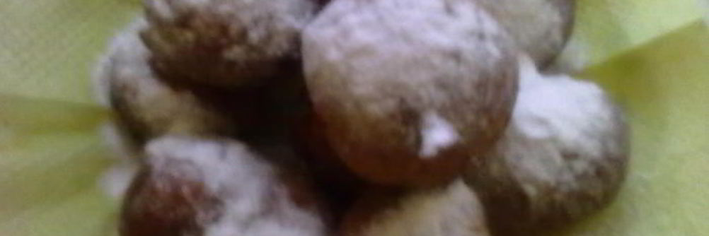 Пончики творожные с изюмом