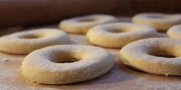 пончики во фритюре