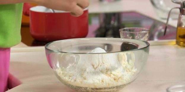 творожные пончики с апельсиновым соусом