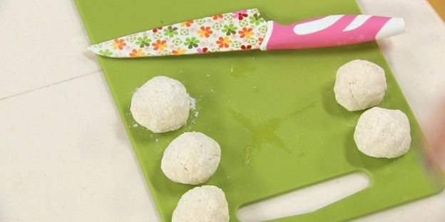 творожные пончики с апельсиновым соусом