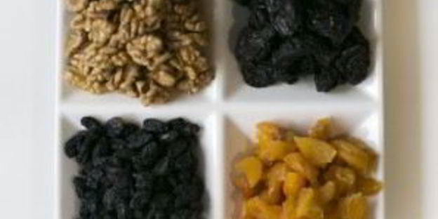 постная выпечка с сухофруктами