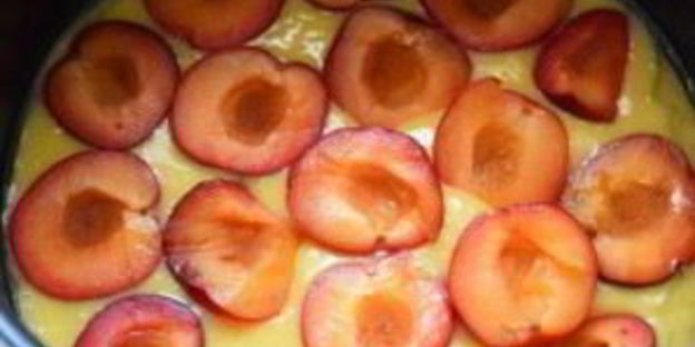 коврижка со сливами