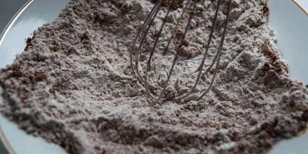 шоколадные пряники с трещинками