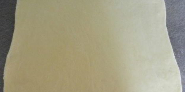 рулетики с корицей и изюмом