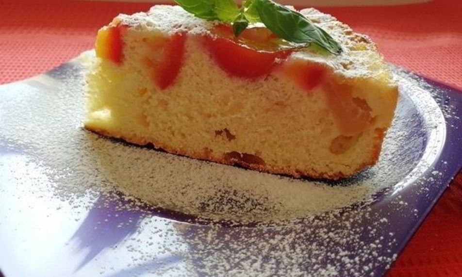 Рецепт классической шарлотки с яблоками и нектаринами