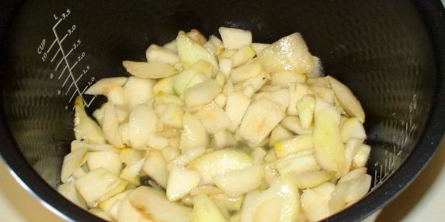 макова — грушевая шарлотка с ванильно-грушевым вареньем