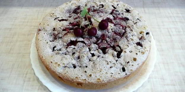 пирог с вишней в мультиварке типа шарлотка