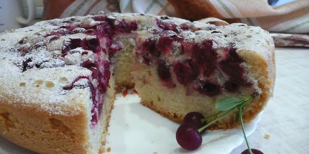 пирог с вишней в мультиварке типа шарлотка