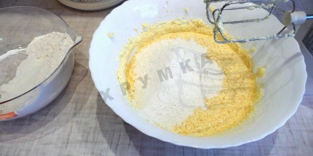 пирог с вишней в мультиварке типа шарлотка