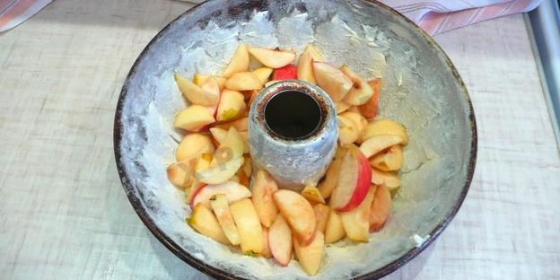 пирог шарлотка с грушей