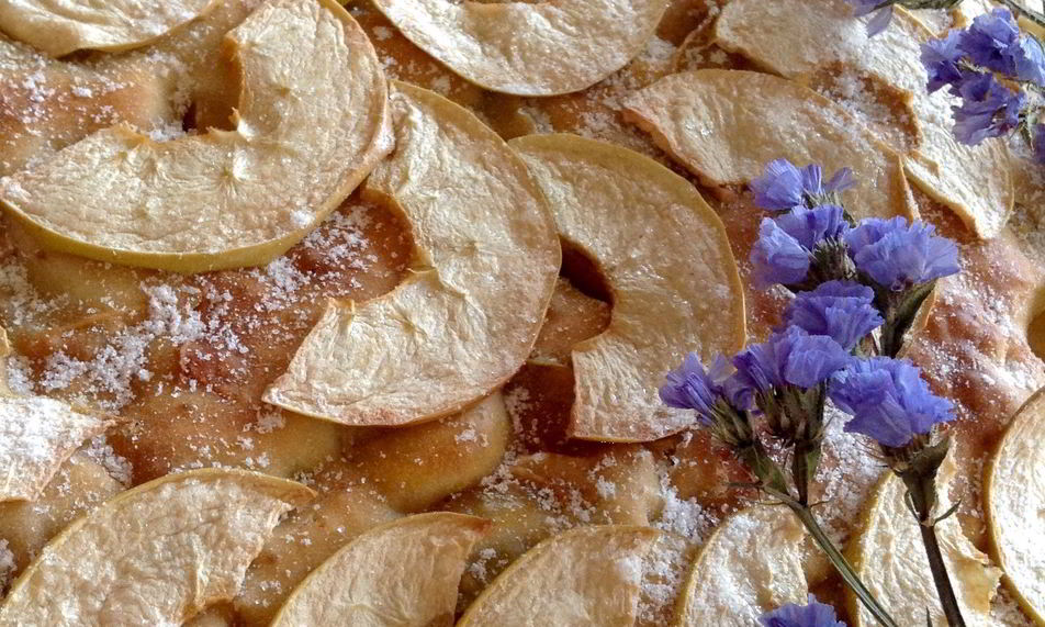 Рецепт шарлотки без яиц