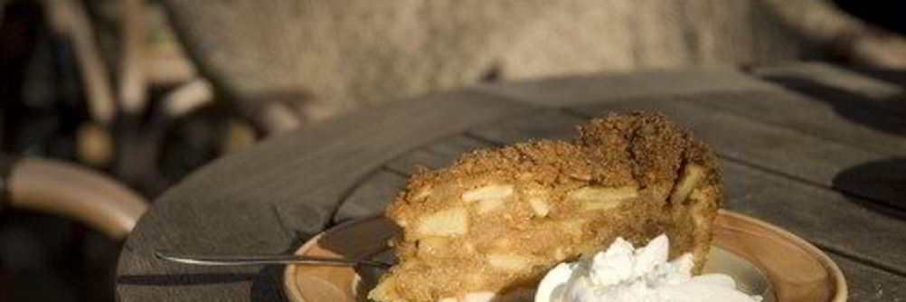 Шарлотка из черного хлеба