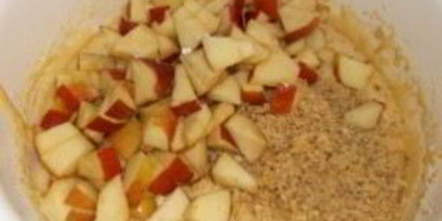 шарлотка на йогурте с яблоками