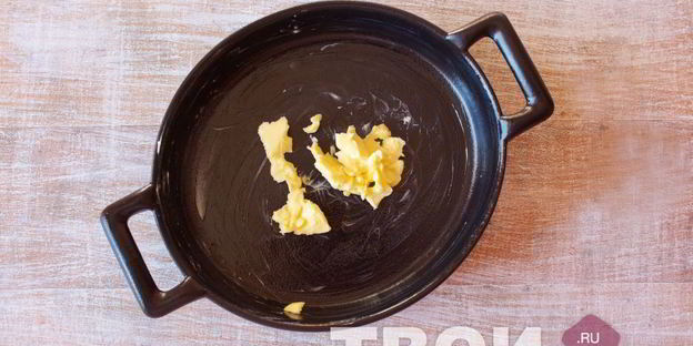 шарлотка с брусникой