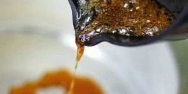 шарлотка с карамелизированными яблоками