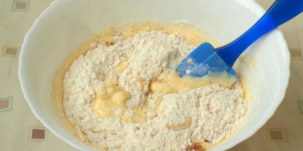 шарлотка с хурмой