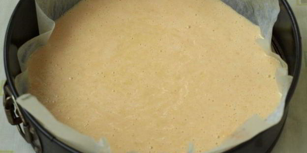 шарлотка с хурмой