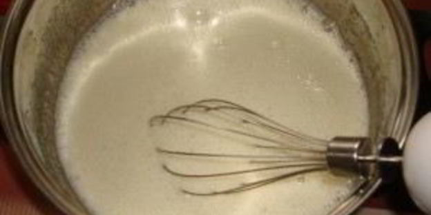 шарлотка с клубникой в мультиварке