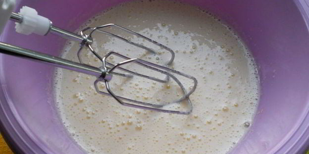 шарлотка с персиками