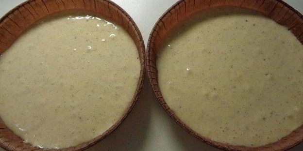 шарлотка с ревенем, вяленой вишней и пряностями