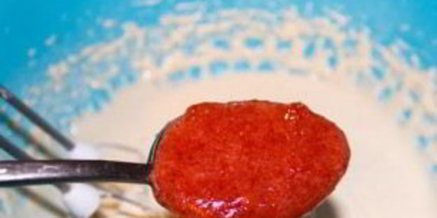 шарлотка с вареньем