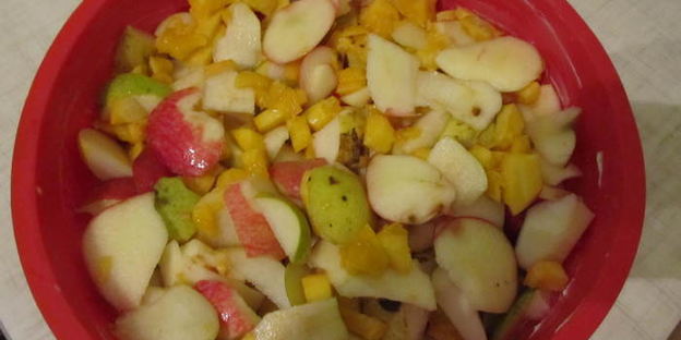 шарлотка с яблоками и грушами