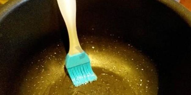 шарлотка с яблоками в мультиварке с манкой