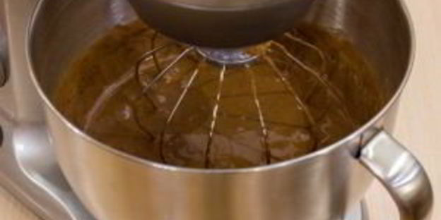 шоколадная шарлотка с грушей