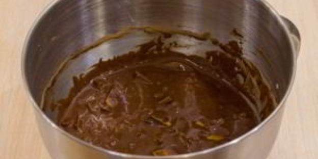 шоколадная шарлотка с грушей