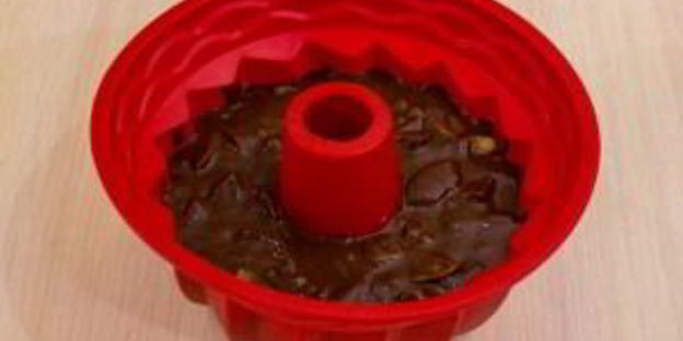 шоколадная шарлотка с грушей