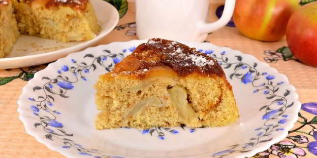 яблочная шарлотка с карамелью в микроволновке