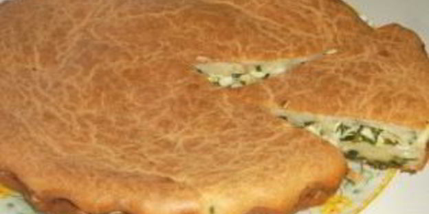 заливная шарлотка с луком