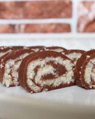 Шоколадно-кокосовый рулет