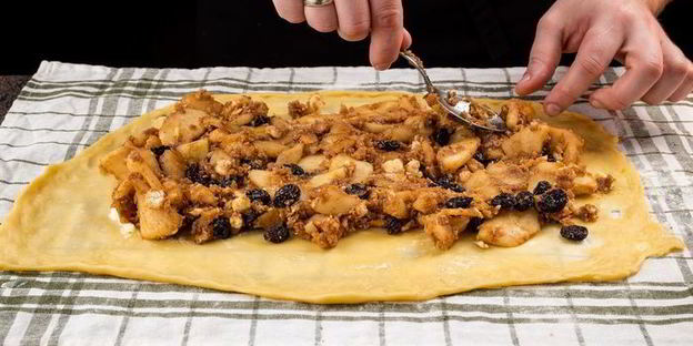 ароматный яблочный штрудель