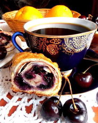 Чернично-сливочный штрудель