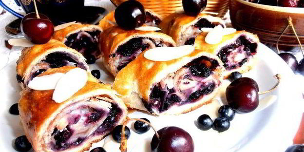 чернично-сливочный штрудель