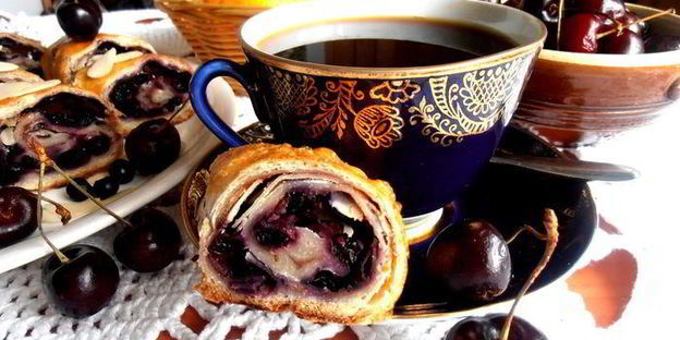 чернично-сливочный штрудель