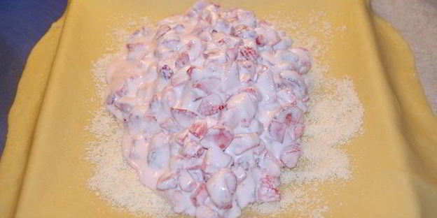 клубничный штрудель с рикоттой