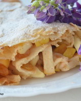 Ленивый яблочный штрудель