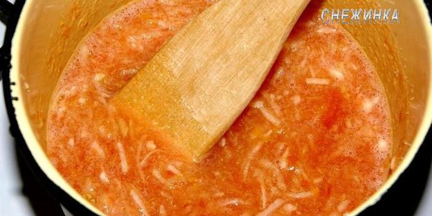 рисовый штрудель с томатно-яблочным джемом
