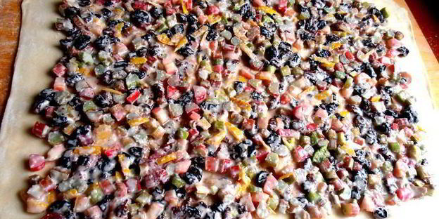 штрудель из ревеня и изюма