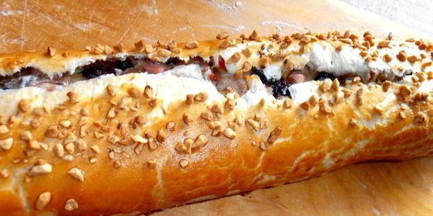 штрудель из ревеня и изюма