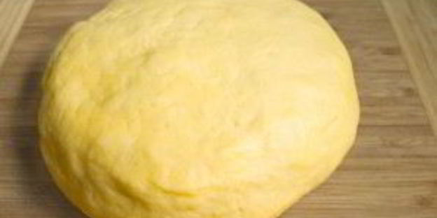 штрудель из творожного теста с вишневой начинкой