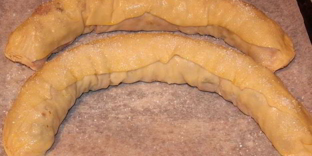 штрудель из вытяжного теста с вишнями