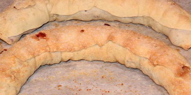 штрудель из вытяжного теста с вишнями