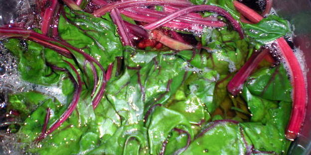 штрудель с ботвой